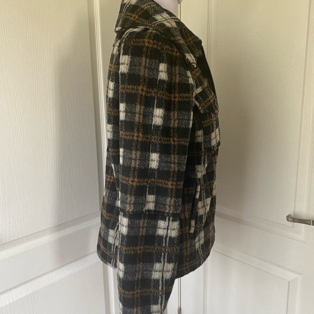 AVEC LES FILLES plaid jacket size medium. - Picture 5 of 14
